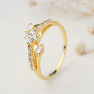 Flowery 18Kt Gold & Diamond Ring